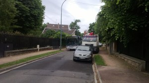 Et le bus n'est pas en retard dans ces cas-là?