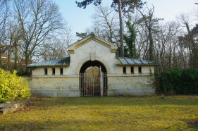 Petit porche du cimetière